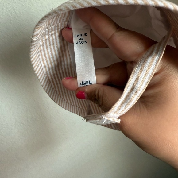 Janie and Jack Beige Striped Baby Bucket Hat with palm tree size 0-3M-NWOT - Picture 2 of 4